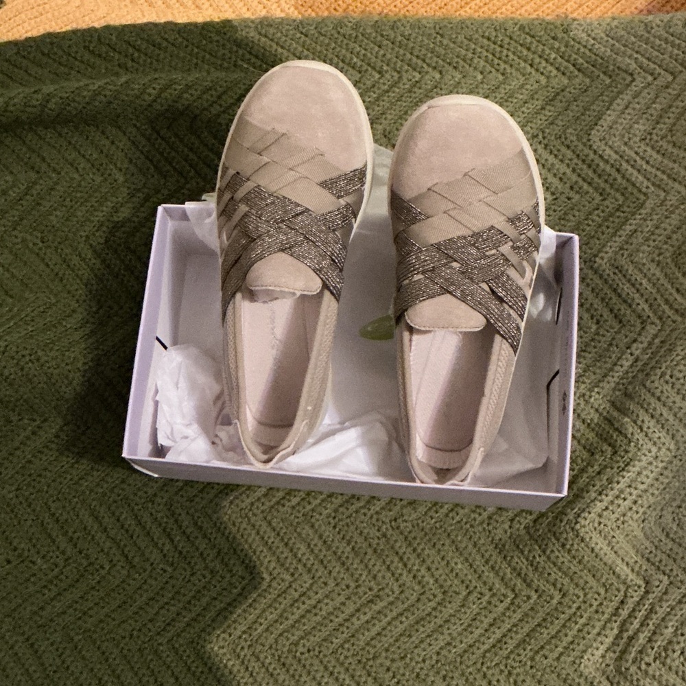 Easy Spirit Beige and Brown Woven Flats
